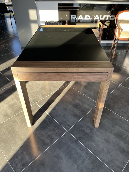 Стіл обідній з розсувними шухлядами і грубим шклом