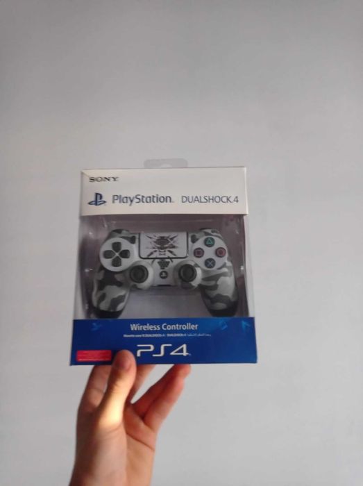 PS4 slim + 6 GIER + 2 pady