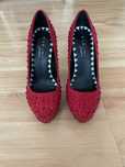 Buty na obcasie z ćwiekami