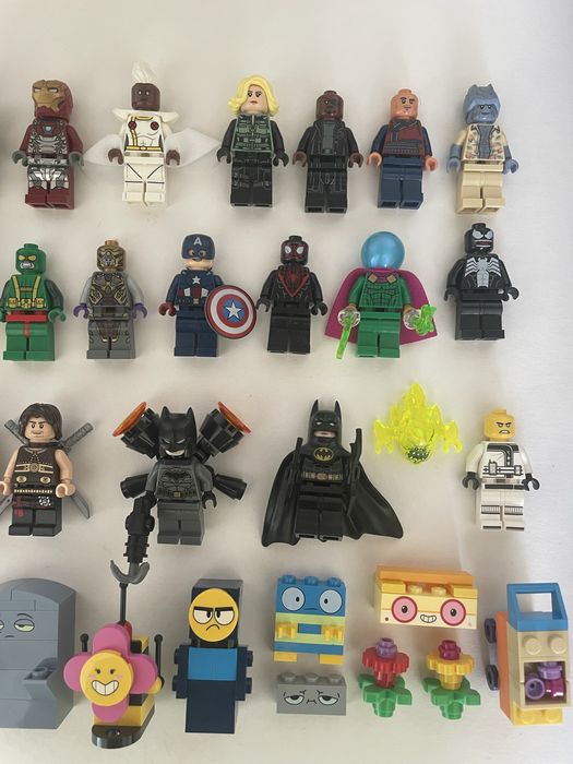 Лего торси, ноги, голови, аксесуари, минифигурки