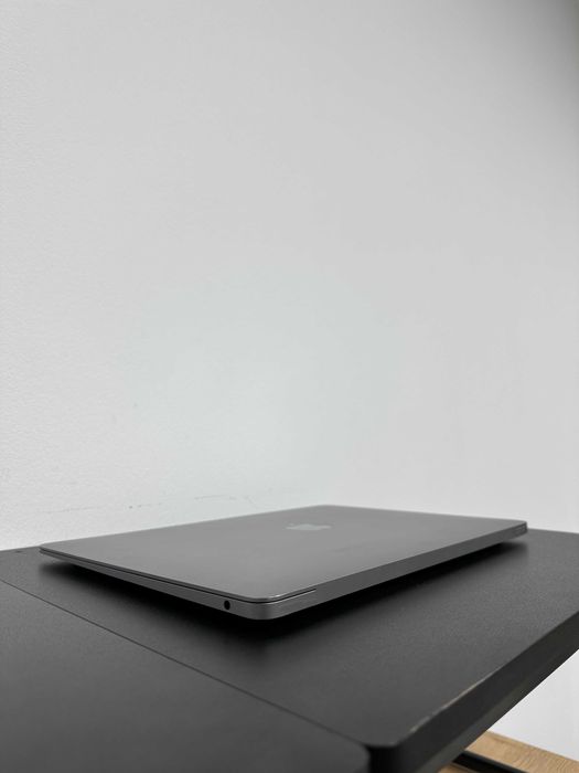 Macbook Air 2019 (i5/8gb/128 ssd)