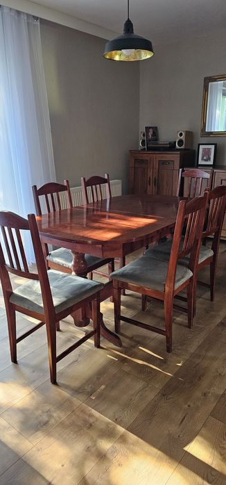 Elegancki stół z litego drewna + 8 krzeseł