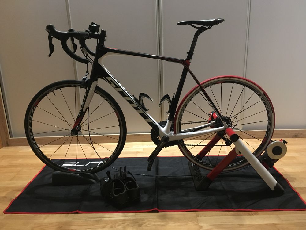 Trenażer rowerowy rolkowy Elite