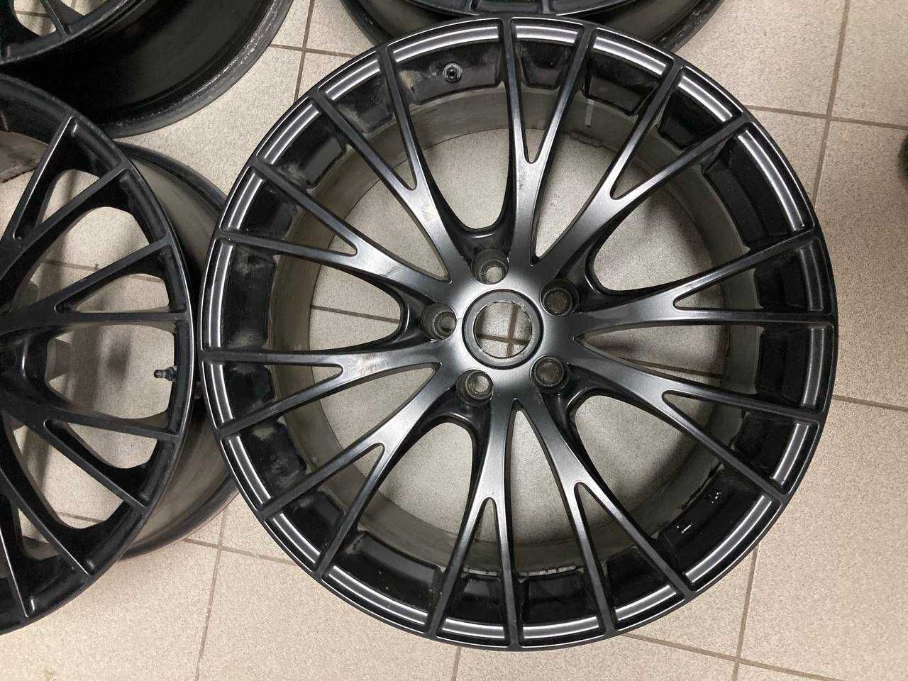 19" дюймові різноширокі диски Porsche Macan MAC Italija Black