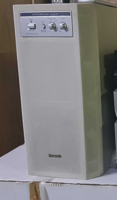 Colunas de som 4 x Samsung 2 x LG 1 x Panasonic sub woofer