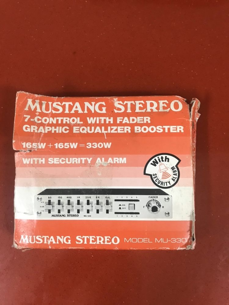 Equalizador Old school Mustang em muito bom estado MU330 com alarme