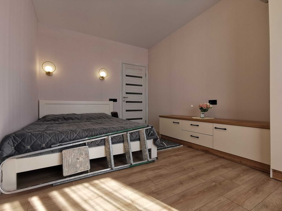 Сучасна 1-кімнатна квартира з технікою та меблями RD