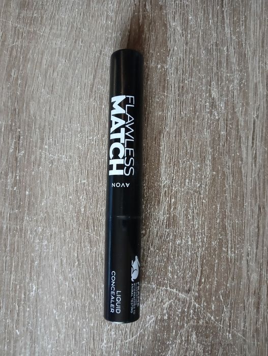 Korektor w płynie 31N Avon