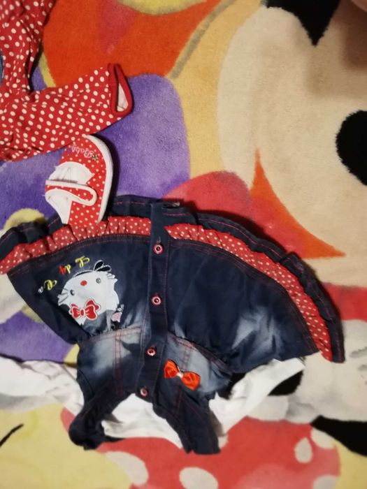 dwa śliczne komplety dziewczęce sukienka z bluzka i spodnie i bluzka