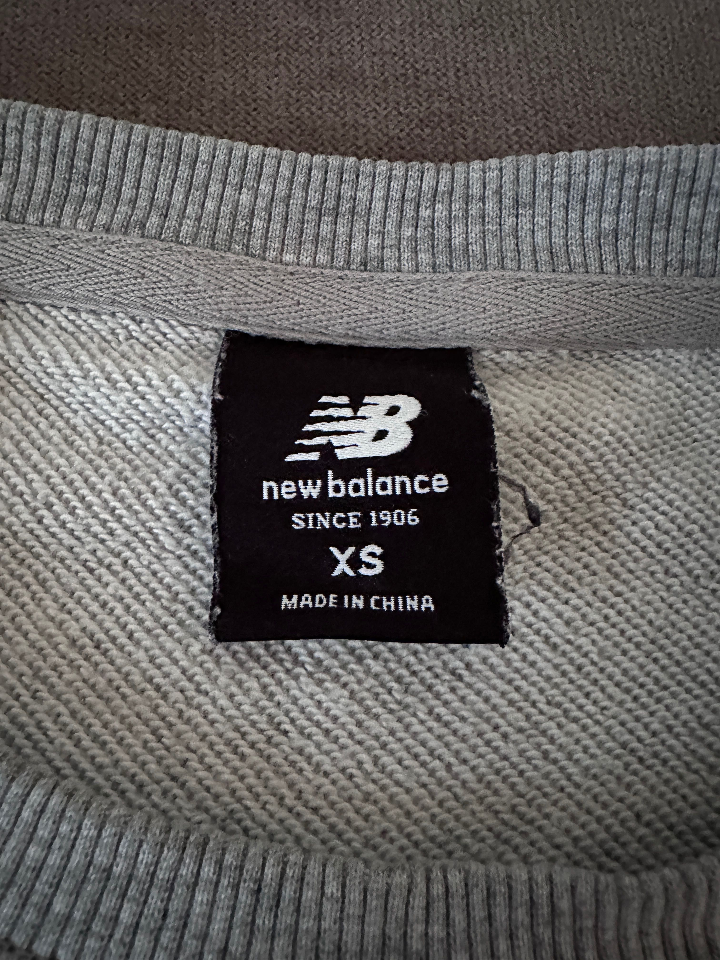 Szara bluza New Balance XS