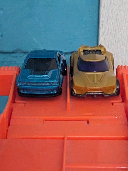 Хот Вилс Ультимейт гараж с Акулой Hot Wheels City Ultimate Garage хот