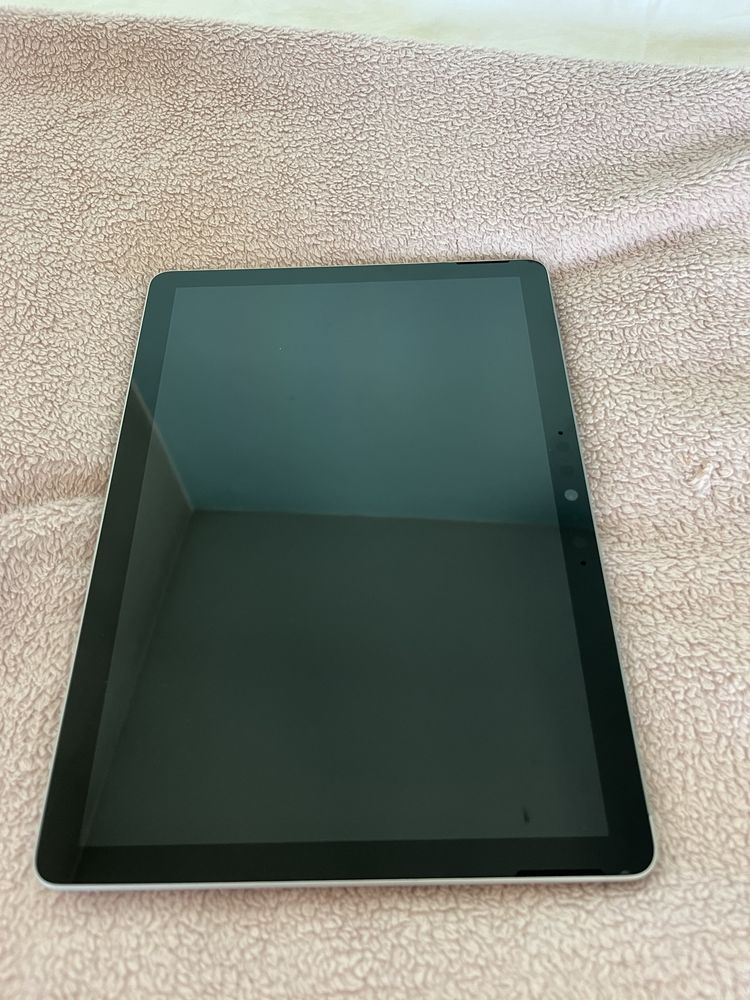 Tablet, laptop 2 w 1 Surface Go 2 Model 1901