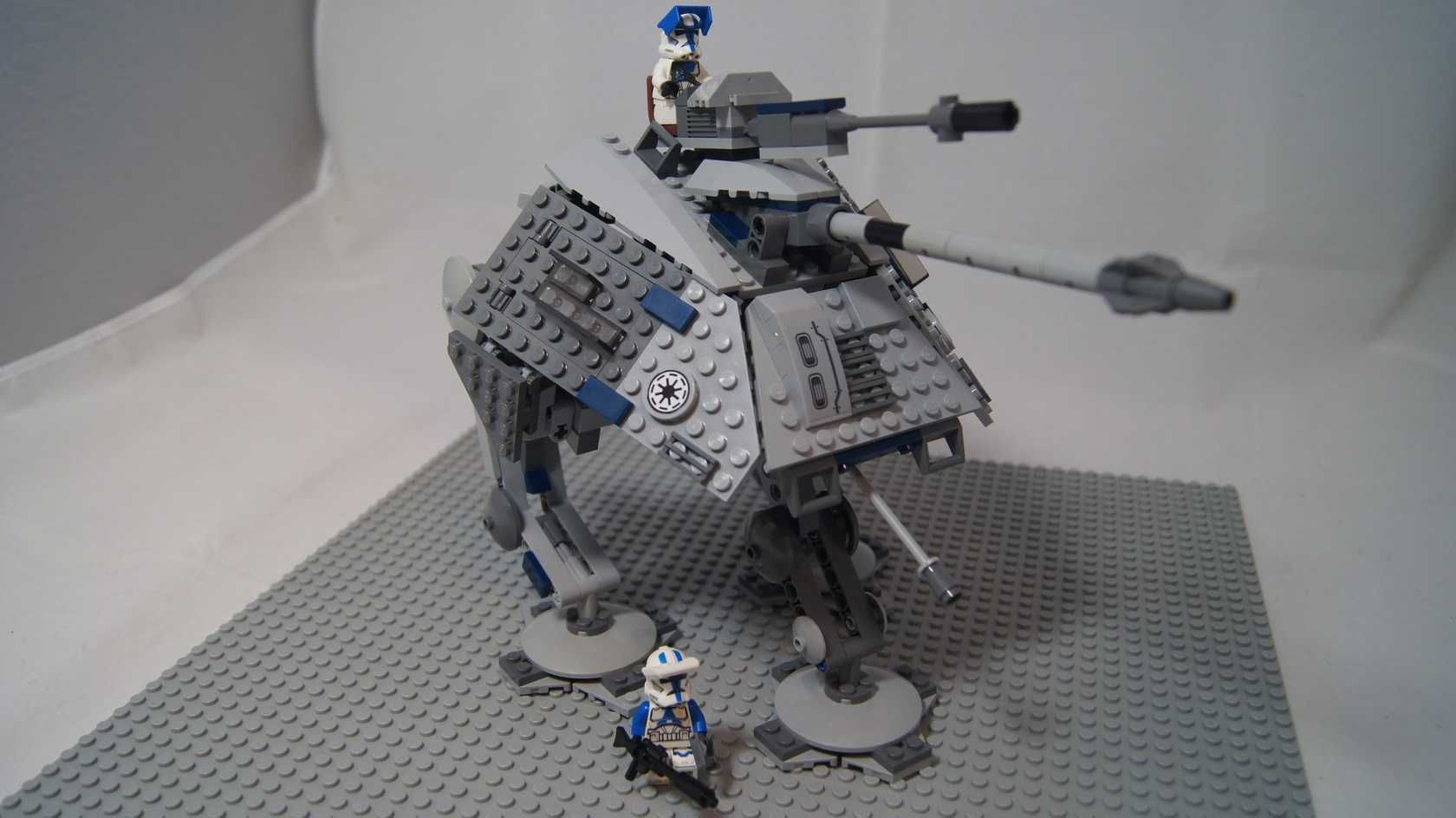 Lego Star Wars AT-AP Walker 501 legion custom 7671 figurki kg