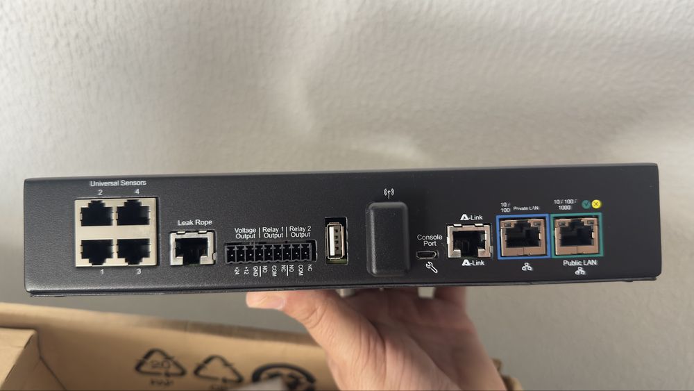 APC Netboz Room Monitor 755