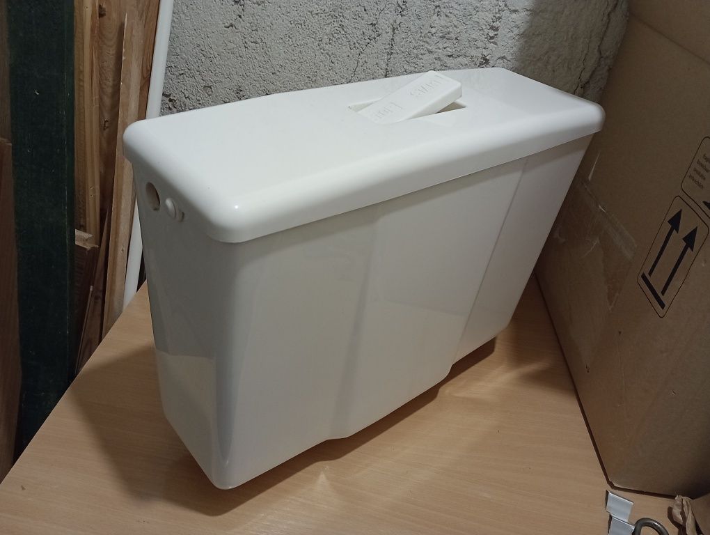 Spłuczka WC bardzo ładny stan tanio.