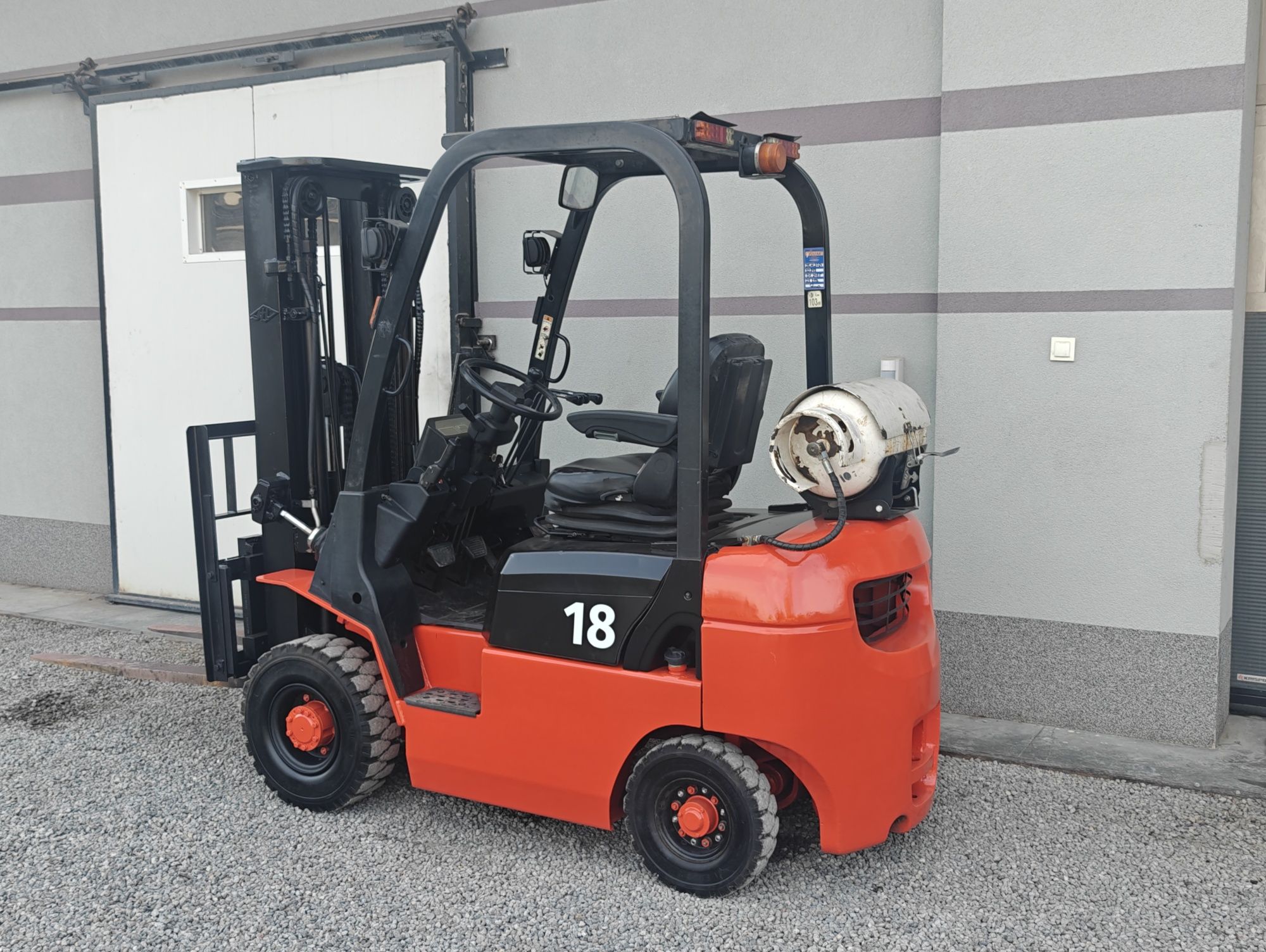 Wózek Hangcha 1.8T Triplex 4.8m Lpg 2017r Przesuw Silnik Nissan