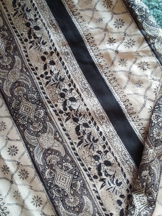 Cieniutkie przewiewne spodnie z szerokimi nogawkami