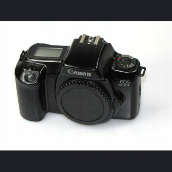 Canon EOS 1000F без об'єктиву, є ремінець