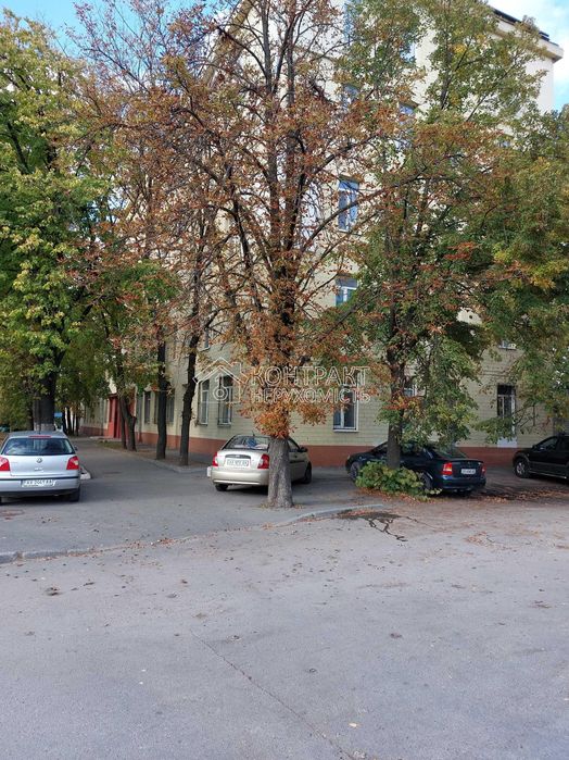 Продам гостинку у Холодногірському районі Торг