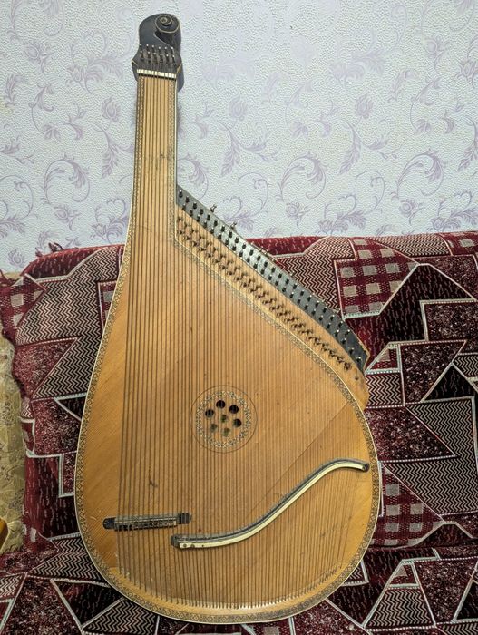 Бандура, народний інструменти