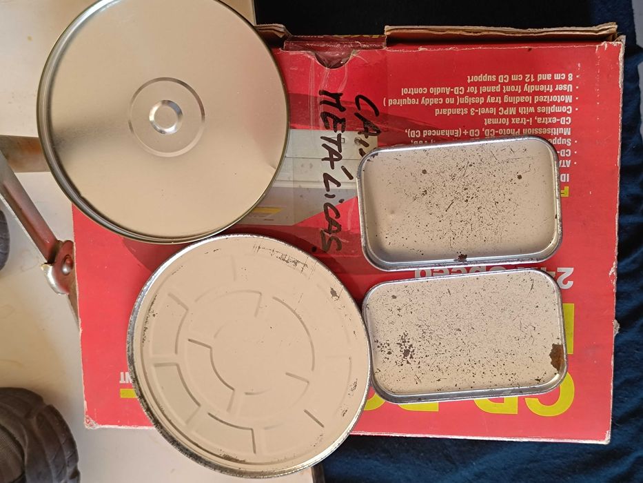 2 Caixas metálicas vintage