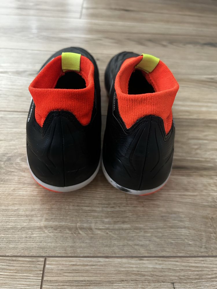 Korki Adidas Predator r. 41 1/3