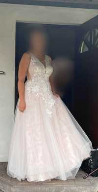 Modna suknia ślubna