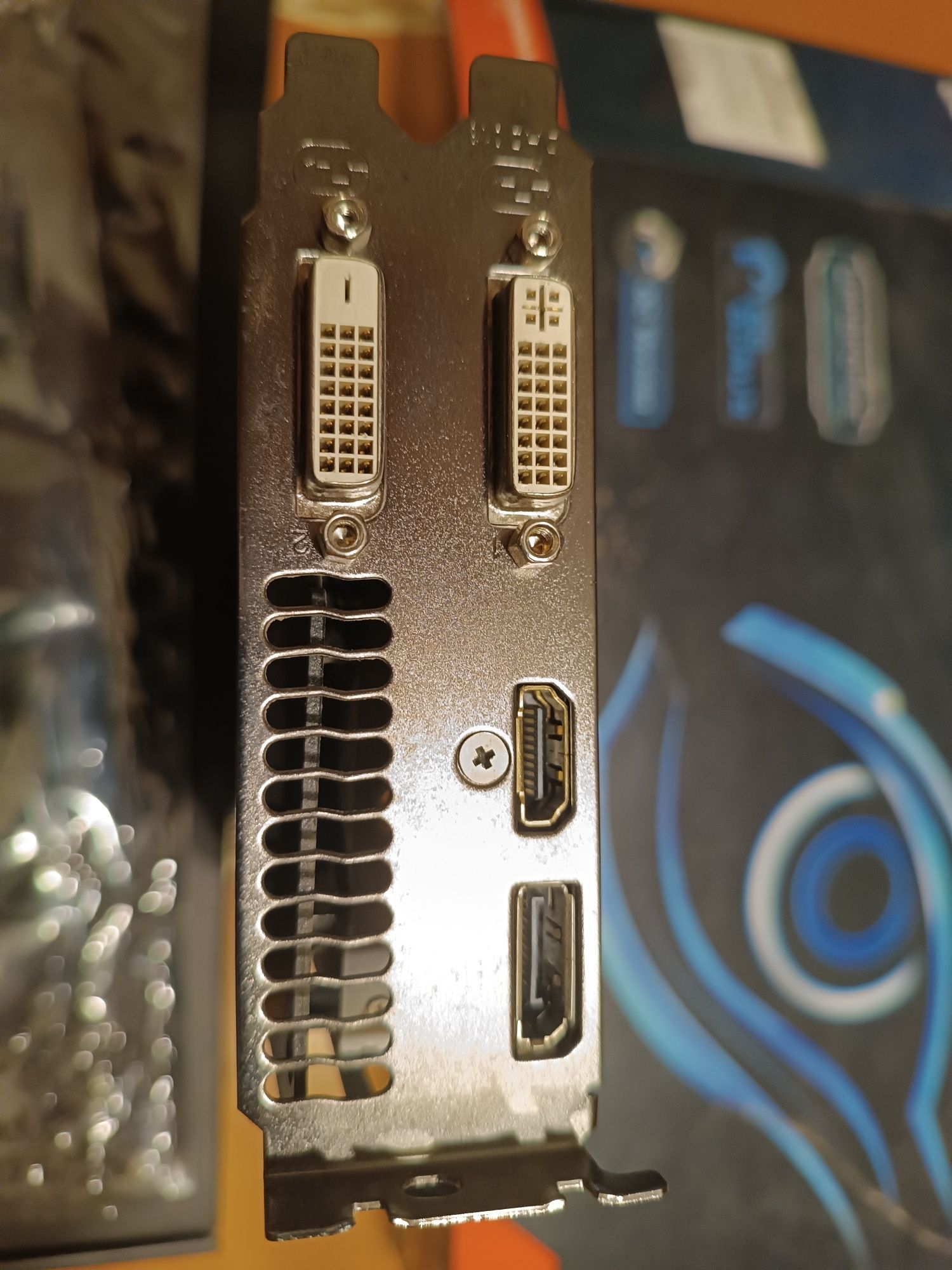 Karta graficzna Gigabyte Radeon R9 270x windforce
