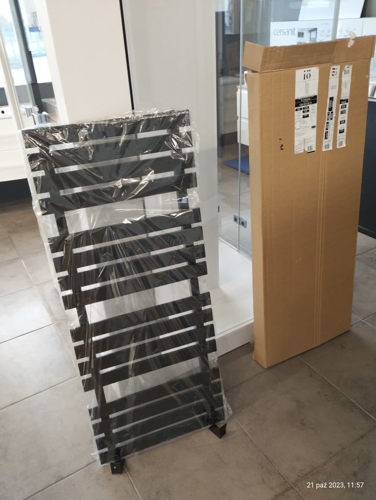Grzejnik łazienkowy czarny TOKKE  TOK 50/120