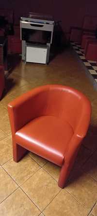 Fotel czerwony skórzany