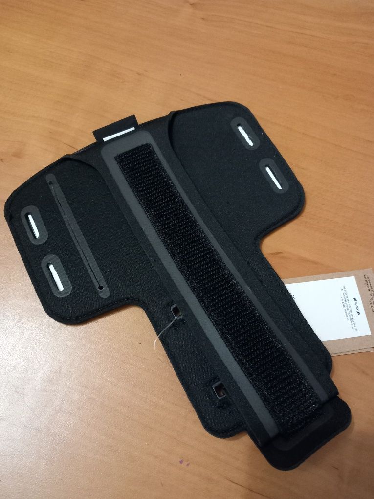 Etui na telefon do biegania 4F nowe