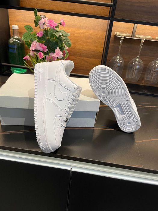 White\Powietrze*DamskieNikeAIrJordan1Travis UnisexTrampki3Pary
