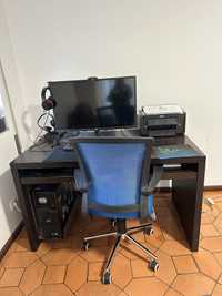 Mesa para computador.