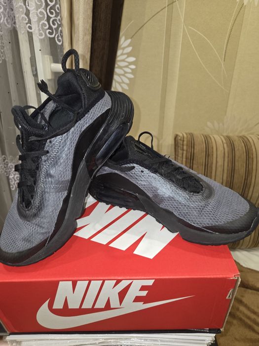 Кросівки Nike Air Max 2090 розмір 37.5