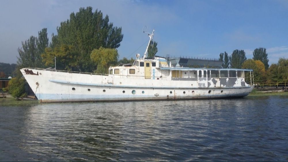 Продам теплоход Днепр