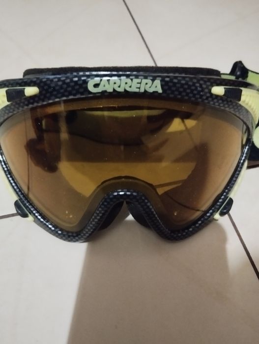 Лижні маки (окуляри бренду Carrera.