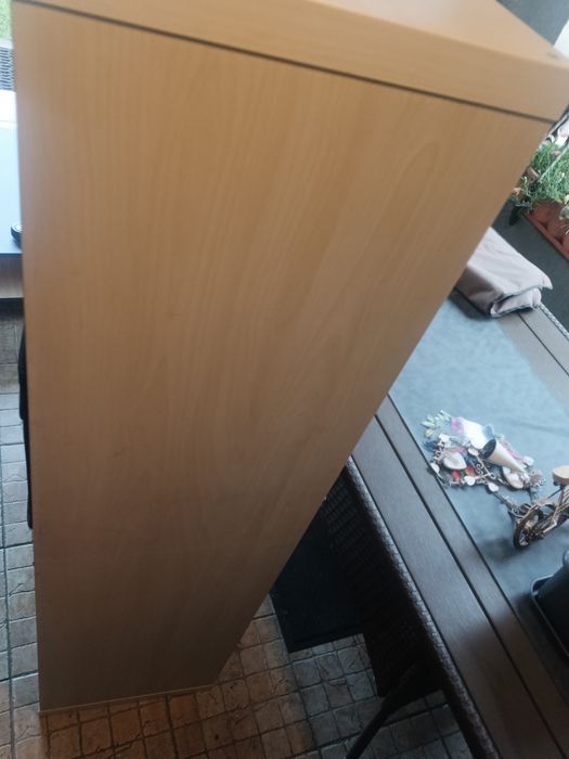 Regał z wkładami i szafkami