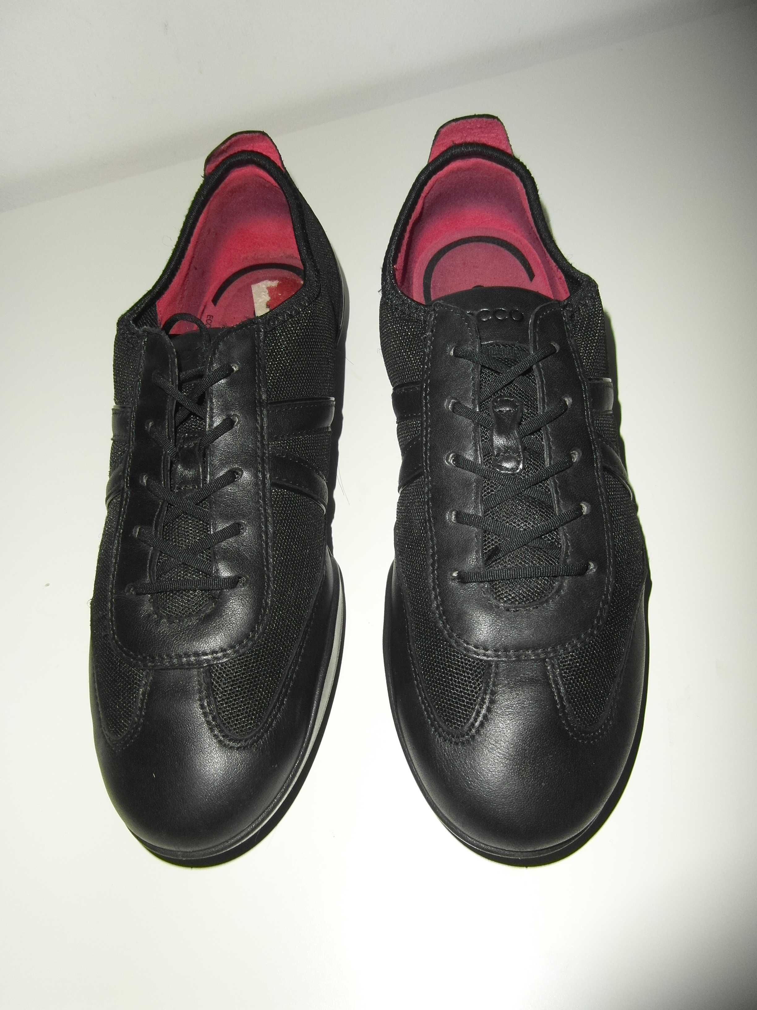 Ecco Stylowe damskie buty ze skóry 39 wkł. 25 cm