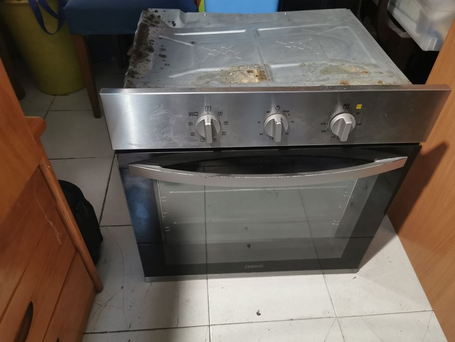 Vendo placa e forno para desocupar