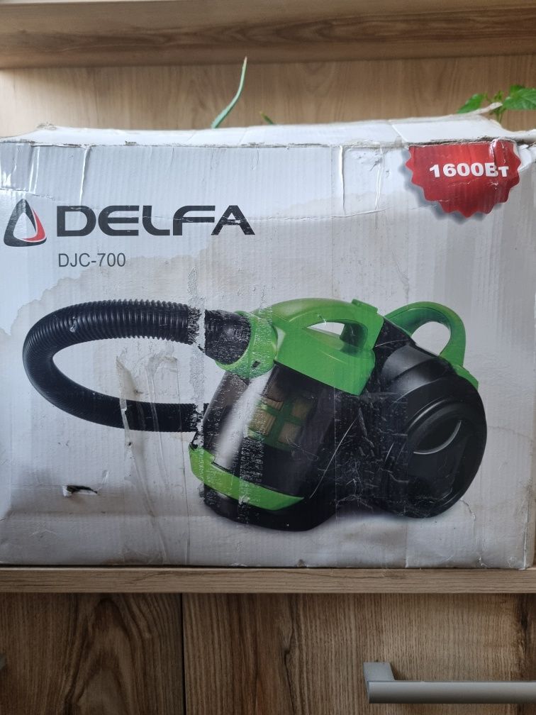 Пилосос Delfa DJC-700