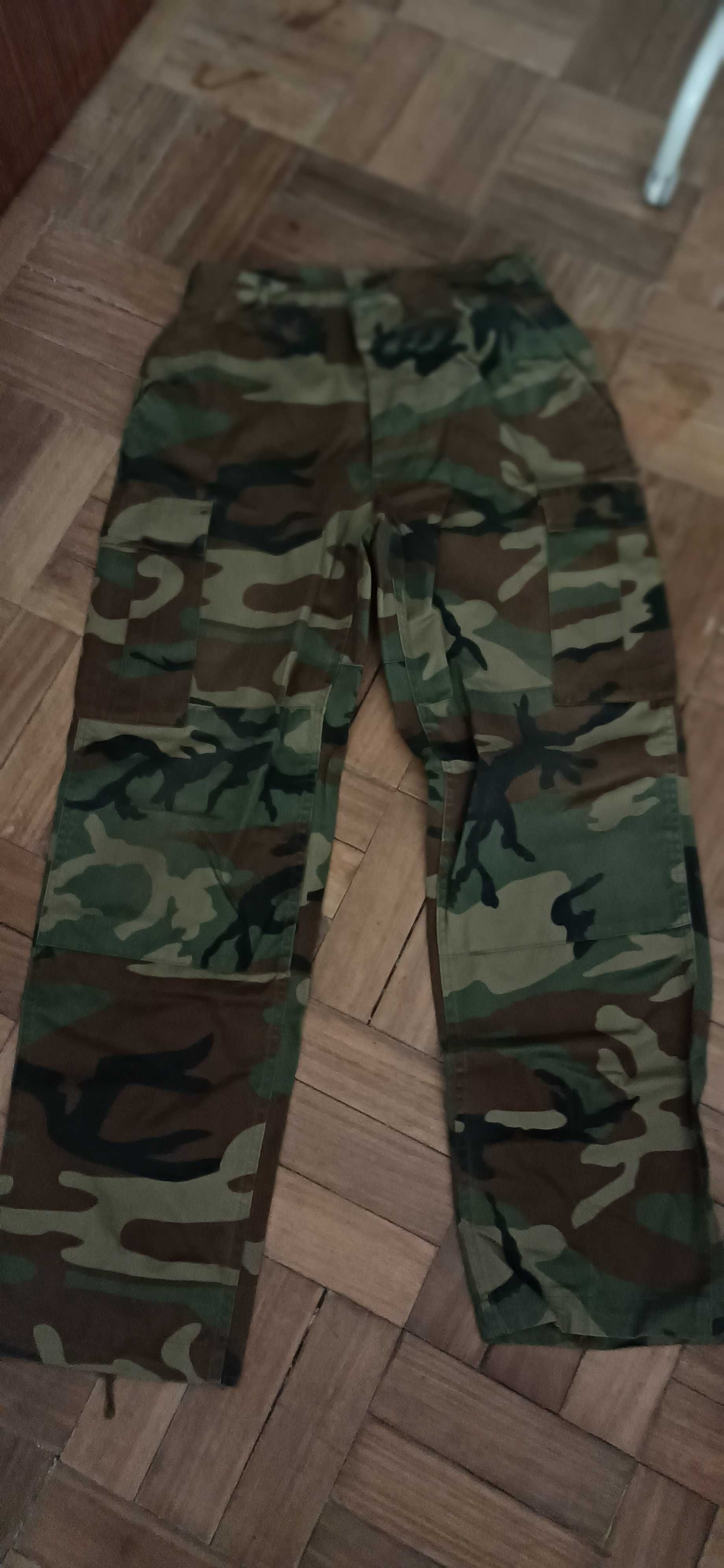 Calças tácticas variadas e camisola combate 70€ tudo