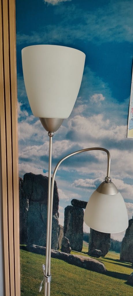 Lampa podłogowa wysoka stojąca z 2 kloszami
