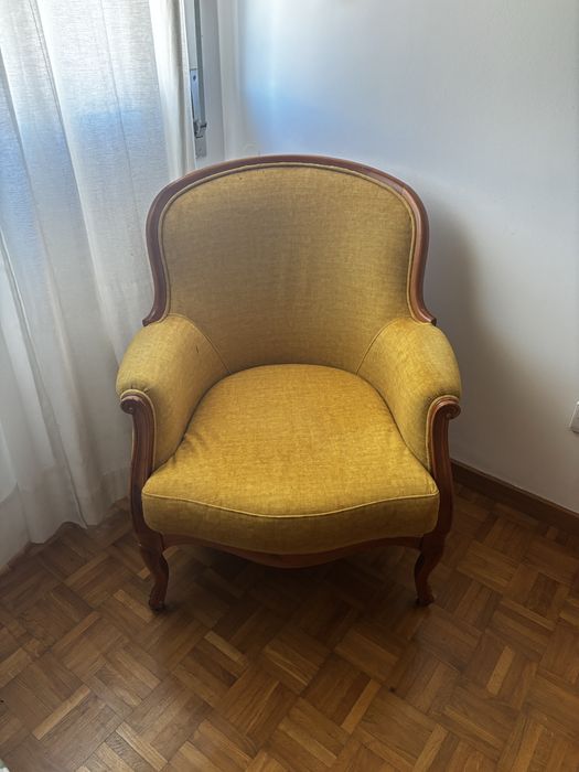 Poltrona em madeira
