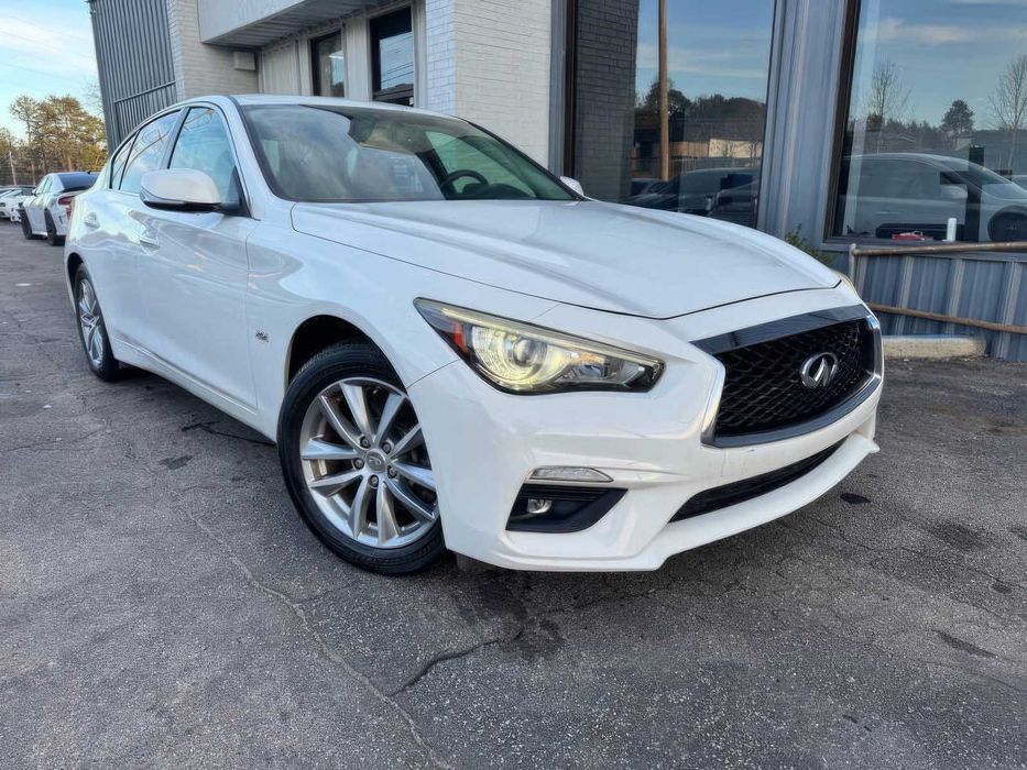 Infiniti Q50      2018