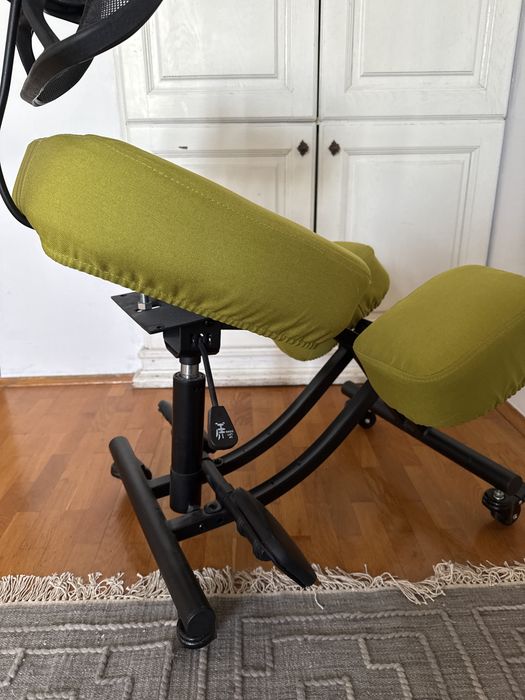 Klękosiad klęcznik ergonomiczne krzesło do pracy