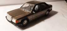 Mercedes Benz 190 E Burago skala 1/25 metal