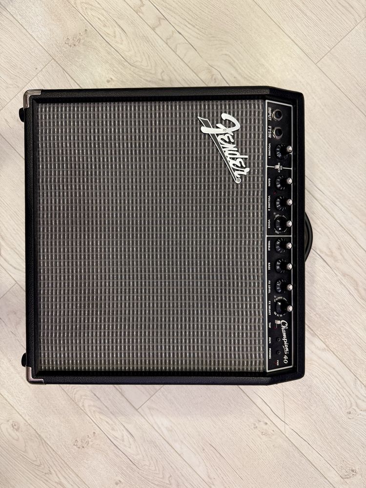 Продам комбоусилитель Fender Champion 40