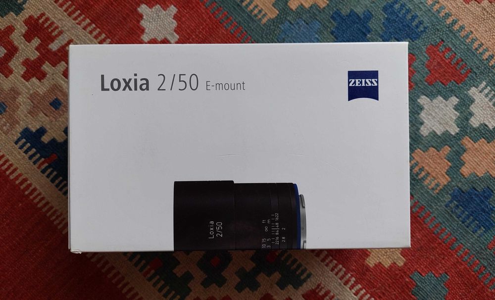 Lente ZEISS Loxia 50mm f/2 Planar T* para Sony FE + Filtro UV Zeiss