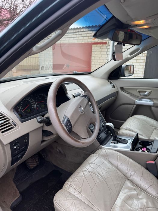 Volvo xc90 в ідеальному стані