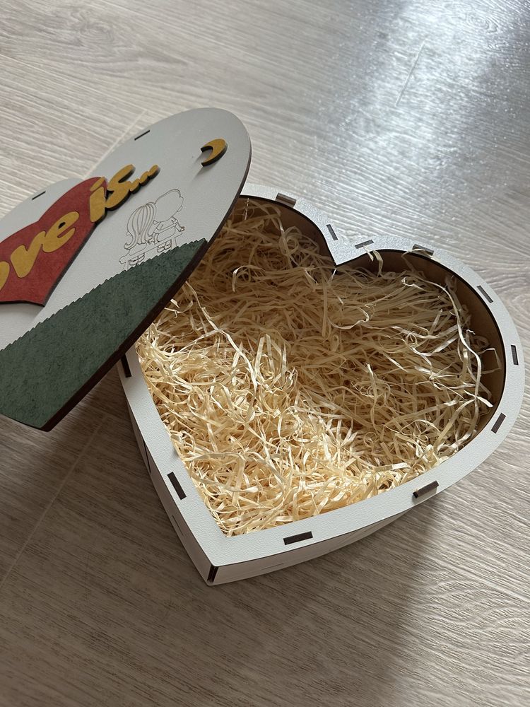 Подарункові бокси (коробки)